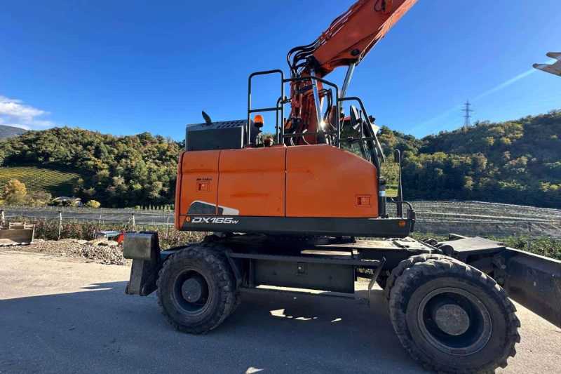 OmecoHub - Immagine DOOSAN DX165W-5